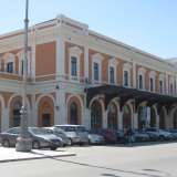Il capostazione abitava al primo piano dell'edificio, l� dove ci sono oggi gli uffici sanitari delle Ferrovie